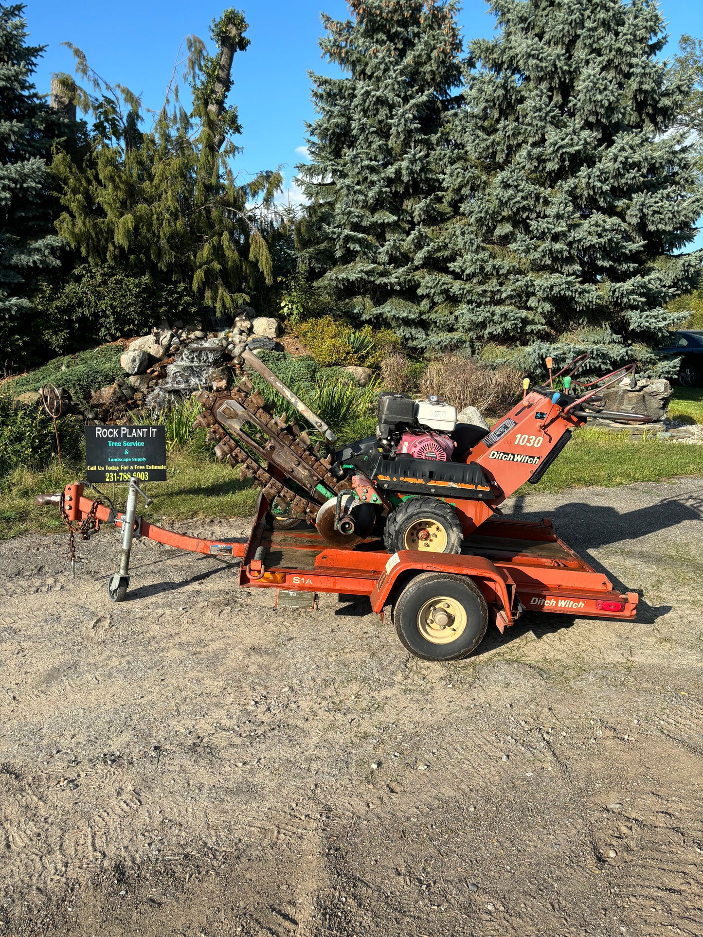 1030 Ditchwitch Trencher