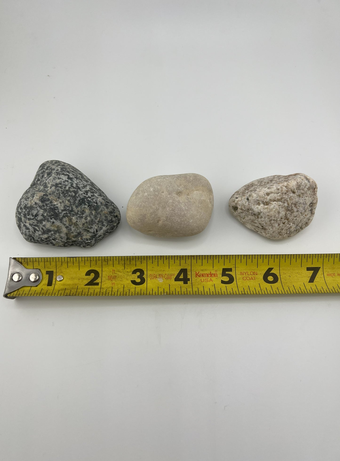 River Rock 1-3in, Decorative Stone, Used for Aquarium Rocks, Terrarium Rocks, Planter Rocks, Gardening Rocks & Tumbling Stones.